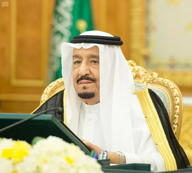 الملك مخاطباً المواطنين والمسلمين: العِيد مناسبة للتواصُلِ والتآلُفِ والتكافُلِ والتسامح