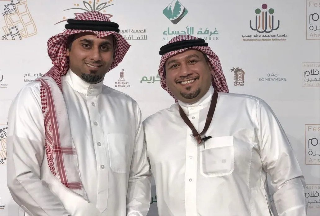 فيديو لحظة إعلان فوز الفيلم “أبو ناصر” يتخطّى 23 فيلماً وثائقياً ويقبض على “فضية” مهرجان الأحساء