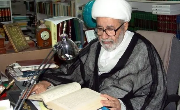 صورة مصحف بخط الإمام الرضا ومقتنيات من العصر العباسي الشيخ الفضلي ألّف أكثر من 80 كتاباً.. بقلم واحد