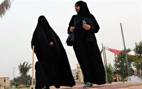 يمشين في جاوان من أجل الصحة