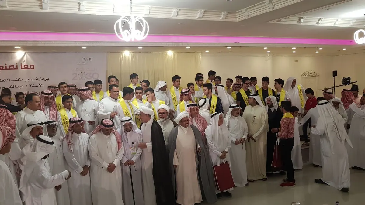 76 طالباً في صفوى يمنحون أسرهم ليلة فخر سعيدة