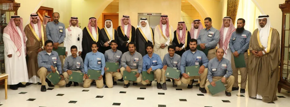الأمير سعود بن نايف مكرماً عدداً من منسوبي كهرباء الشرقية: أنتم كفاءة يعتمد عليها