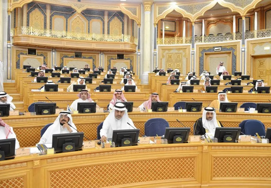 طالب بإصدار دليل تعريفي لحقوق الإنسان في المملكة.. ومشروع لتنظيم أوضاع الأسر المنتجة “الشورى” يرفع ملف الولاية على المرأة إلى المقام السامي