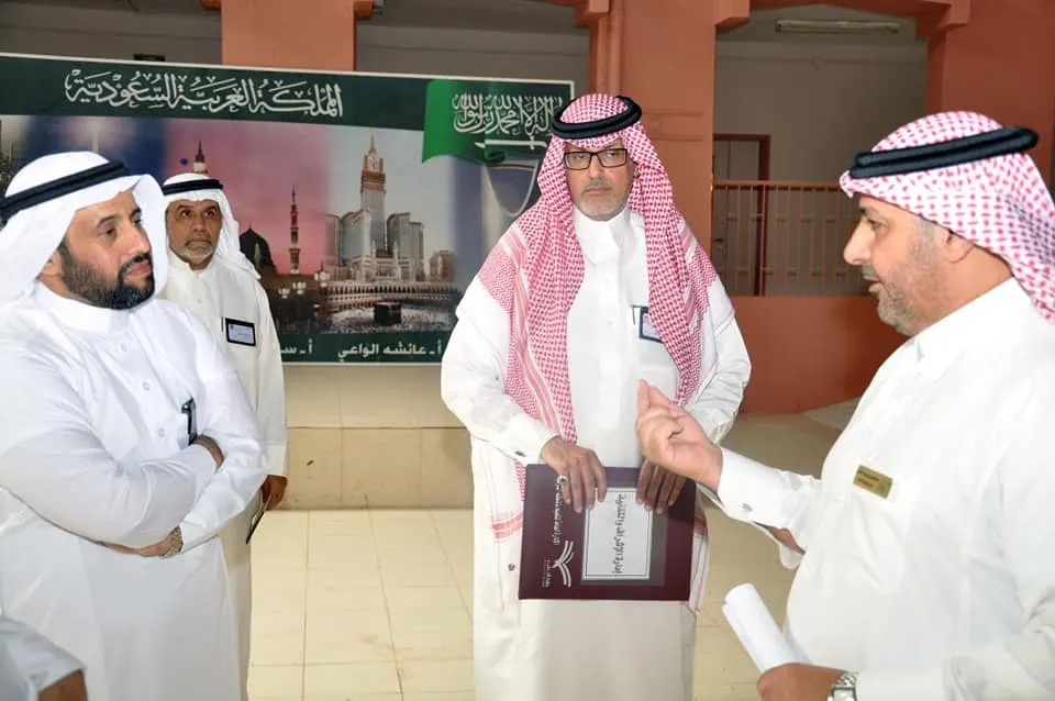 الشلعان يتفقّد مدارس عنك.. ويشدد على إنجاز المشروعات التعليمية