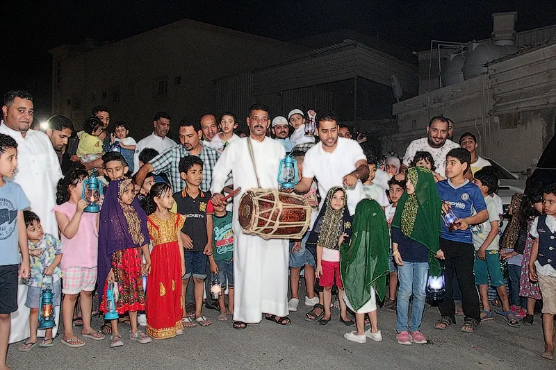 “طبل المسحّر”.. الناجي الموسيقي الوحيد من معارضة الفقهاء..!