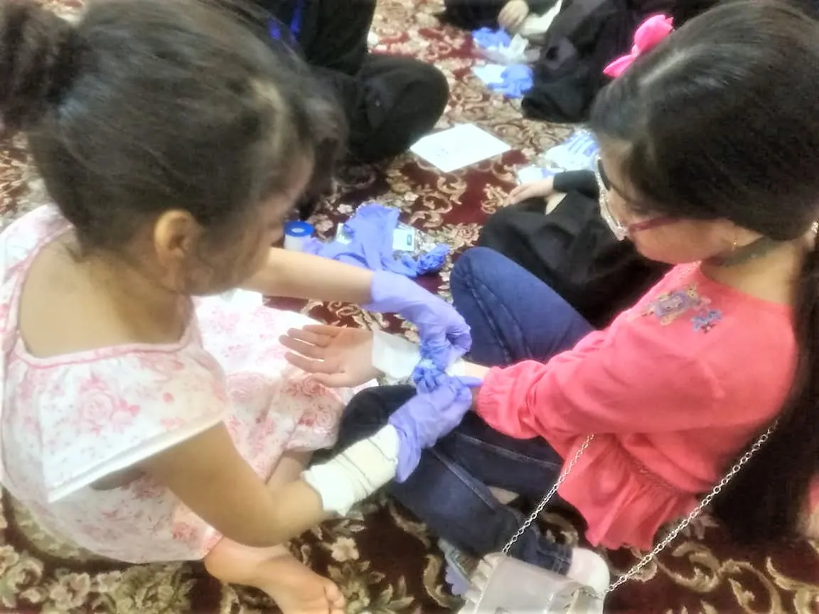 تدريب 107 مُسعفات صغيرات في مركز “حياة إنسان”