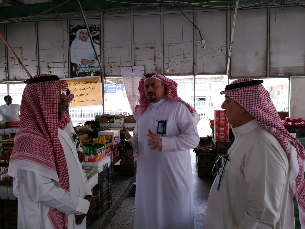 رئيس بلدية القطيف يشدد على سرعة تنفيذ مشروع أسواق النفع العام