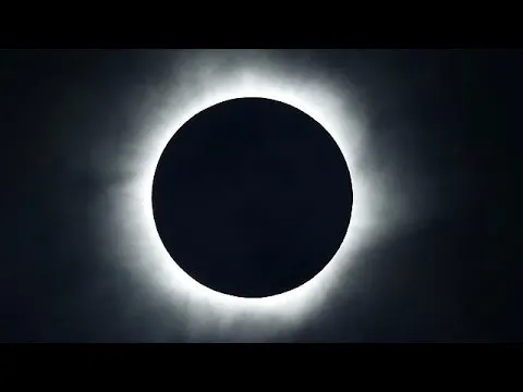 الشيخ الفرج: رفع أذان الخسوف “بدعة”.. وقد يكون “إثماً”