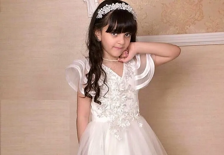 زهراء الفضل.. تعيش مع الأطفال في أزيائهم