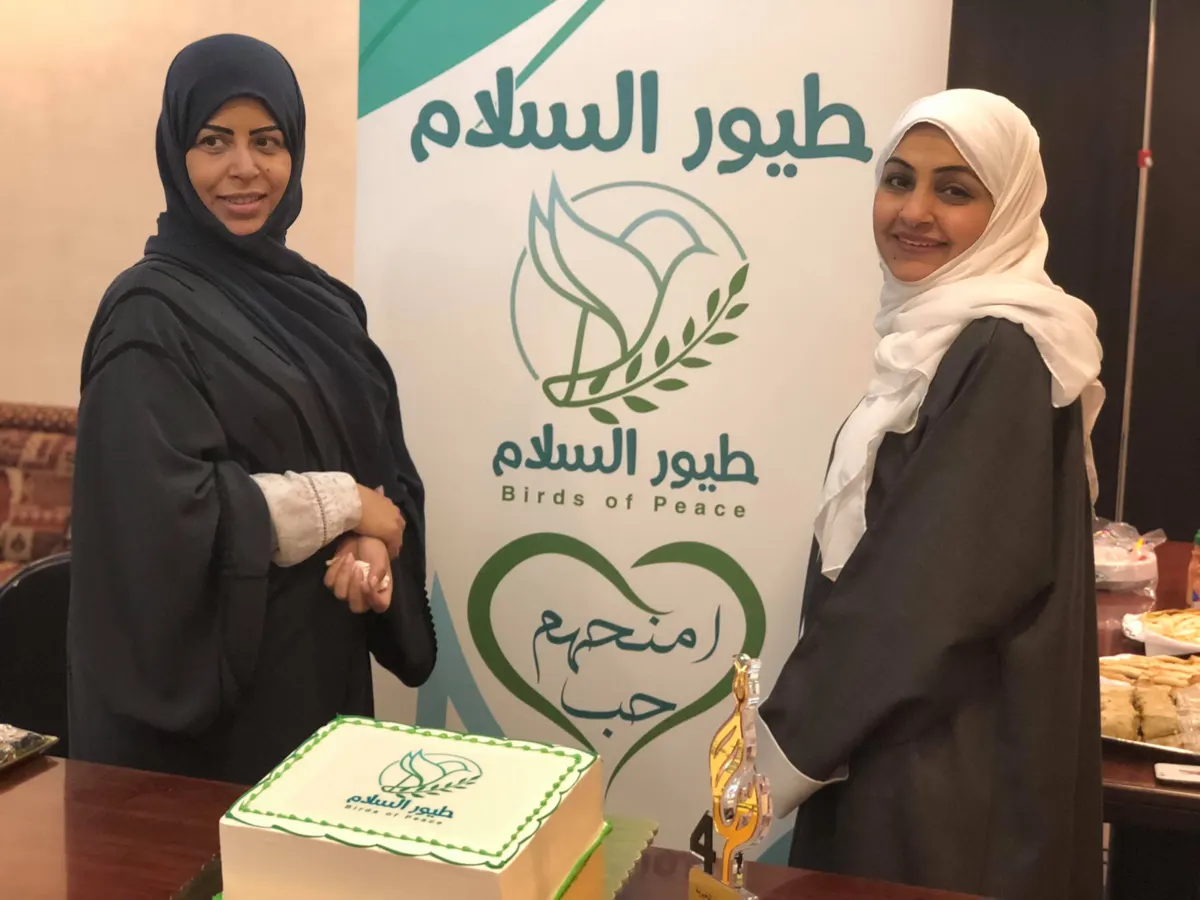 فاطمة المسكين: وفاة والدي وحيداً ألهمتني فكرة “طيور السلام”