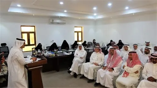 المهندس المطرود: بدأ تحريك لموضوع الكورنيش.. لكن الناس خجولون في مطالباتهم رئيس بلدية صفوى يواجه صراحة الناس بدبلوماسية هادئة