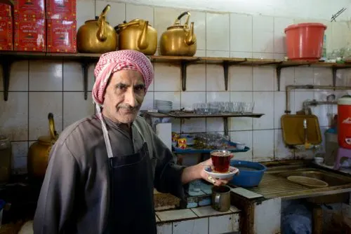 [حصري] البلدية تمنح “قهوة الغراب” شهراً لاستكمال الترخيص