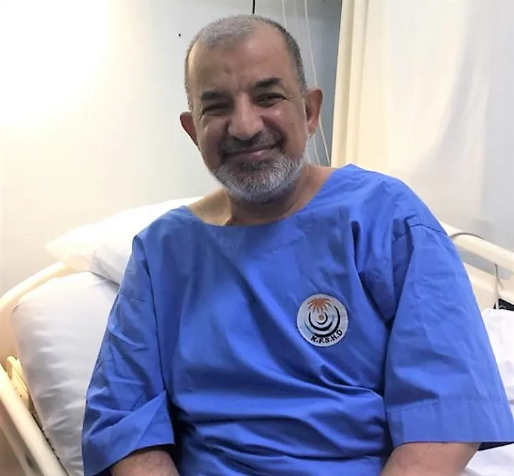 الشيخ حميد عباس لـ “صُبرة”: وصفة طبية خاطئة جرّت عليّ الفشل الكلوي