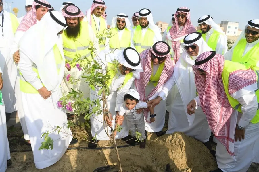 أمين الشرقية يدشن مبادرة لزراعة 100 ألف شجرة