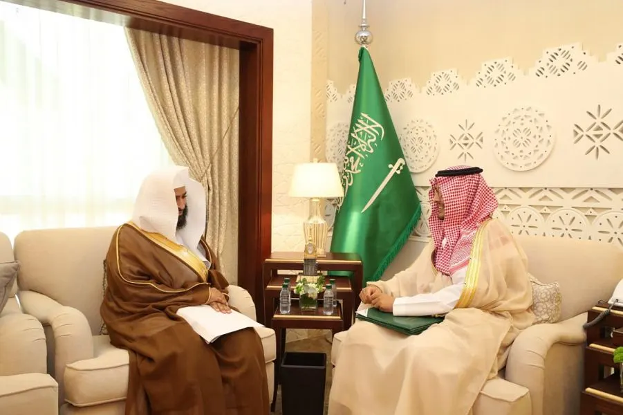 نائب أمير الشرقية لرئيس محكمة القطيف: أنجزوا المعاملات وفق الأنظمة ودون تأخير