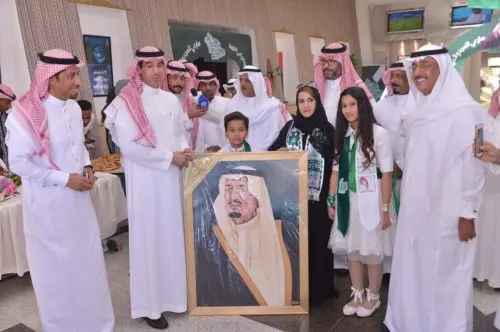 الوزير العوّاد يزور محطة تلفزيون الدمام ويُثني على جهود العاملين