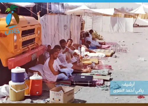 شرب ماء زمزم بـ "السَّطَل" وأطعم الحجاج "الربيان المجفَّف" [حصري بالصور] رضا العوّى.. خدم الحجاج 37 سنة.. وحريق منى أنهى حَمْلَته