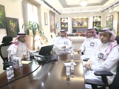 آل مهنا يبتكر برمجة حاسوبية لمتابعة الطلاب إليكترونياً