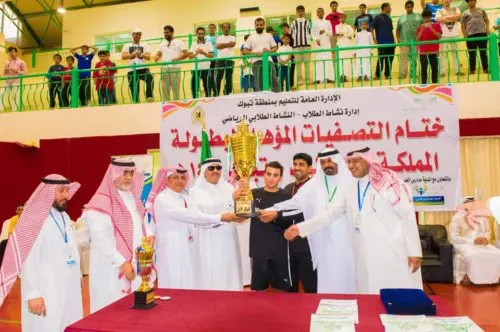 لاعبو القطيف يمنحون الشرقية كأس تبوك ويضربون موعدا في مكة المكرمة