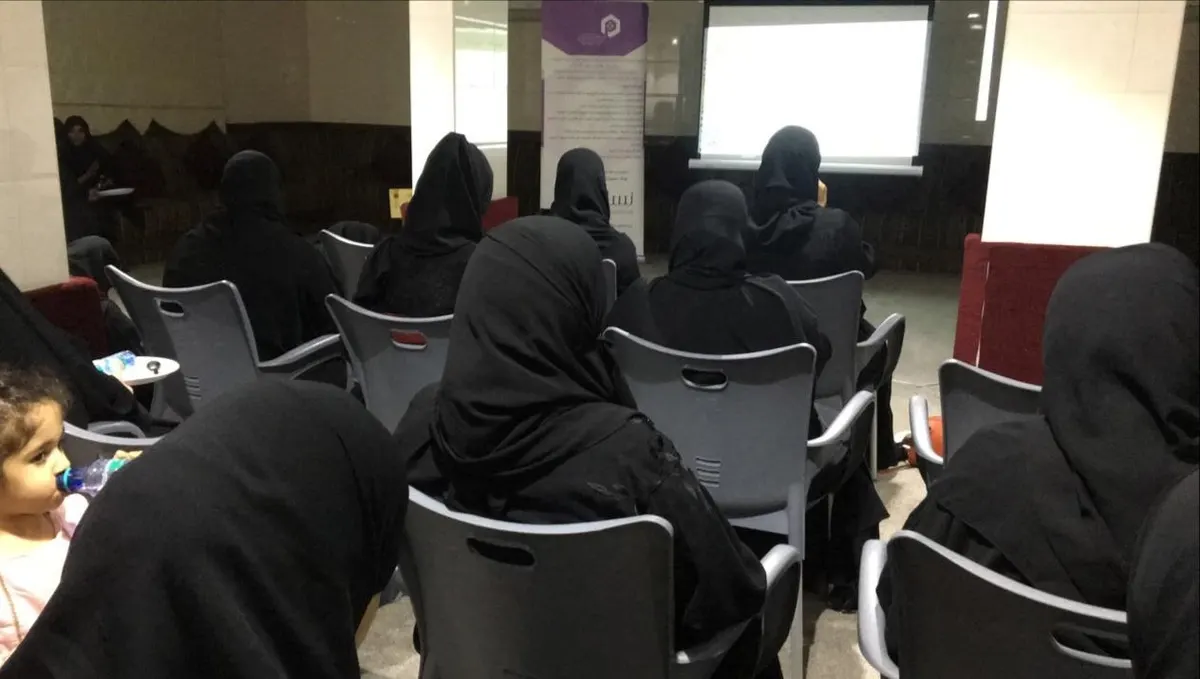 اصنع طفلاً عدوانياً بإهمالك.. وأنانياً بتفرقتك.. وضعيفاً بحمايتك الزائدة