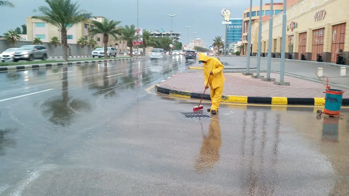 75 مضخة لشفط مياه أمطار القطيف