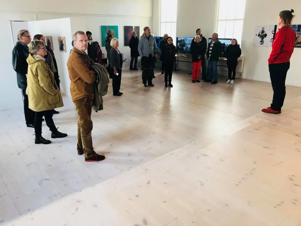متحف konsthall_betel السويدي يستضيف لوحات البيات والجشي