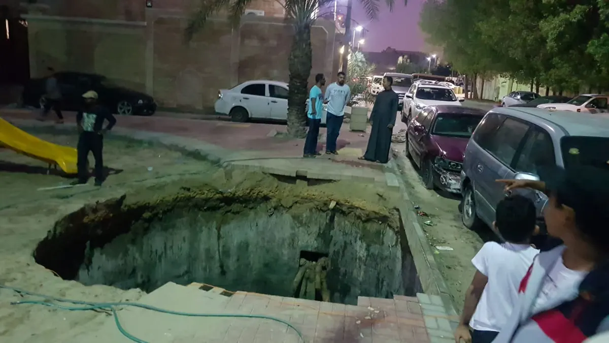 [تحديث، فيديو] عين “الغُرّهْ” المدفونة تبتلع أرضها وتظهر من جديد