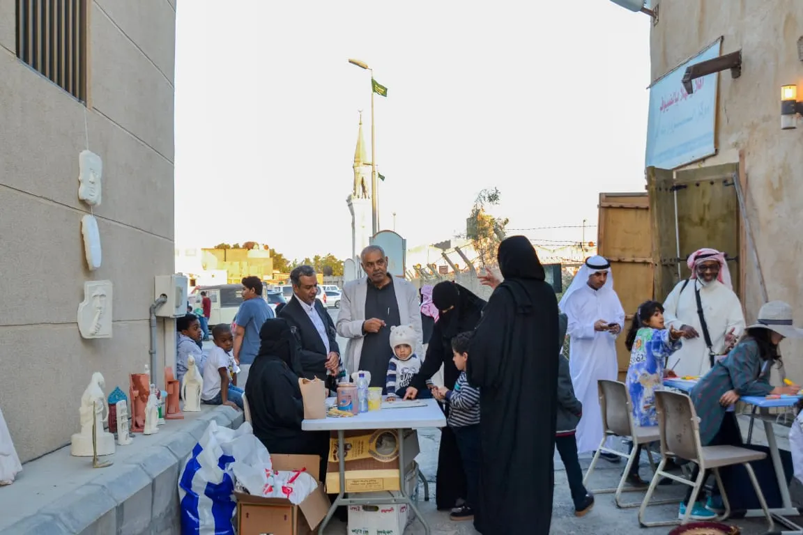 “ديرتنا جميلة” تحول مباني مهجورة في دارين إلى تحف معمارية