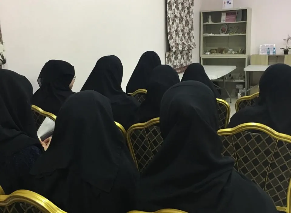 ورشة تثقيف تُعرّف كفيفات القطيف إلى الفيتامينات