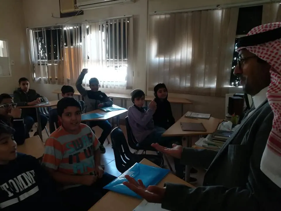 آل اسماعيل يدرب طلاب الموهبة في العوامية