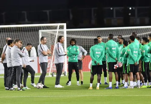 [صور وفيديو] المنتخب الوطني يواصل استعداداته لخوض بطولة كأس آسيا