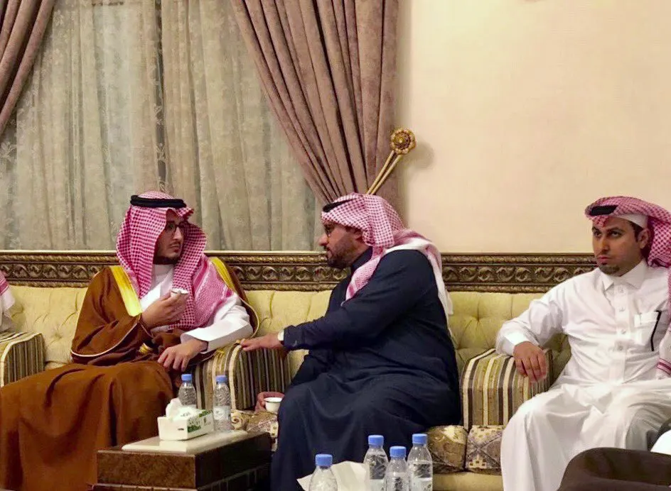 الأمير أحمد بن فهد يعزي أسرة الصفيان في وفاة والدتهم