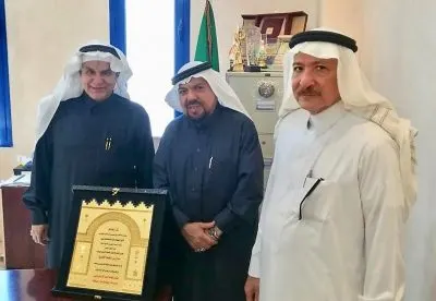 مقعدان مجّانيان في “الساحل” و “الخط” الأهليتين ليتيمين في القطيف
