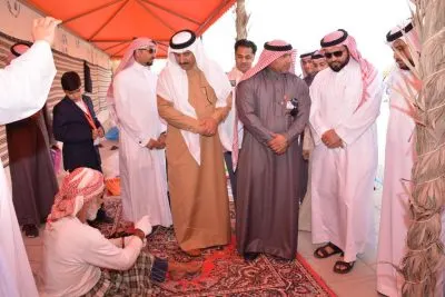 مدرسة في تاروت تستعيد حرف التراث في سوق شعبي