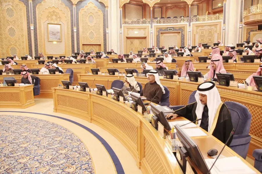 إسقاط توصية تدعو "العمل" لإنشاء إدارات تترافع في قضايا المطلقات والمعلقات والأرامل “الشورى”: استثناء الجهات الخيرية من الرسوم الحكومية
