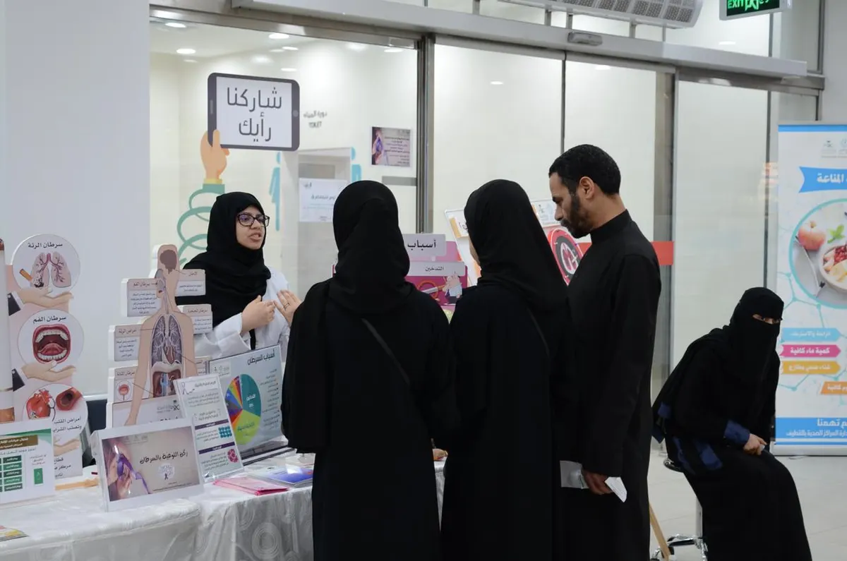 معرض توعوي يدعم مرضى السرطان.. ويؤكد أهمية إتباع نمط الحياة الصحي