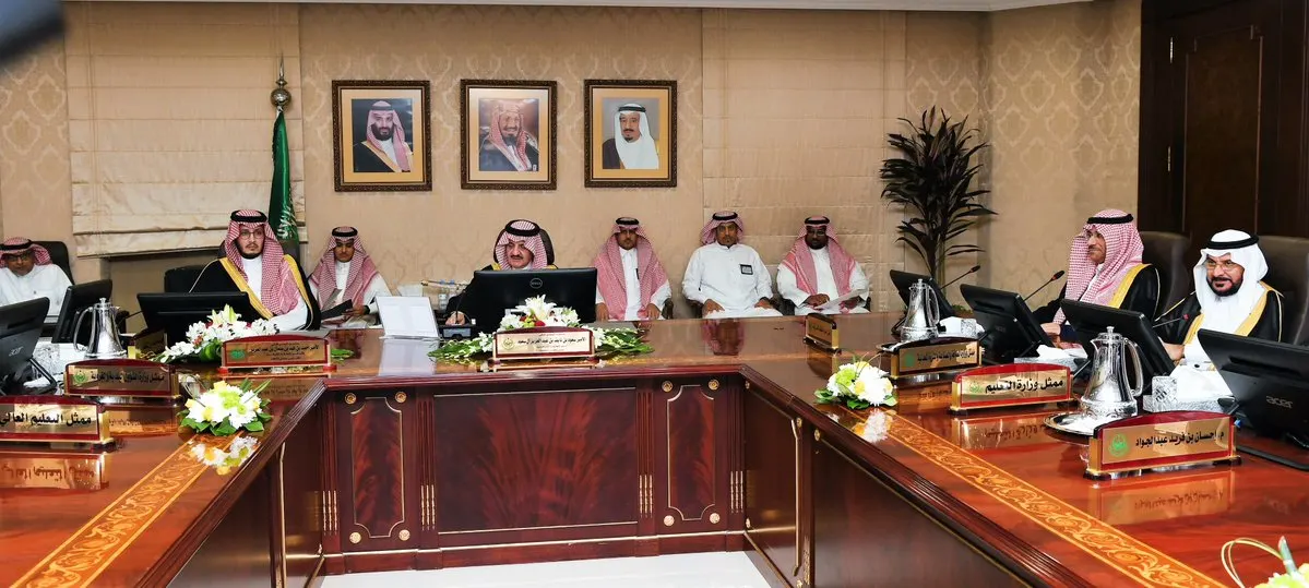 جمعيات تعاونية لدعم الصيادين والمزارعين.. ومركز لتطوير وتأهيل المعلمين والقادة التربويين.. مجلس الشرقية: عدم منع أي مواطن من العلاج في المراكز الصحية