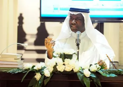في أول أمسية شعرية له بـ"ثقافة الدمام" النعيمي يعد بإهداء كلمات أوبريت للمنطقة الشرقية تقديراً وعرفاناً