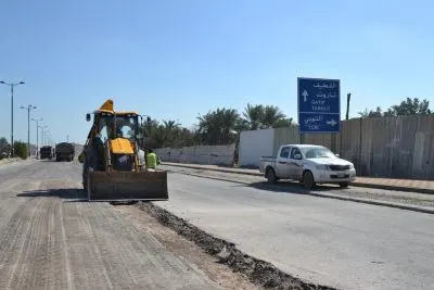 [صور] أعمال سفلتة طريق “الهدلة”