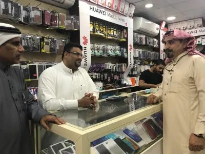 شباب القطيف يستحوذون على سوق الاتصالات بنسبة 100%