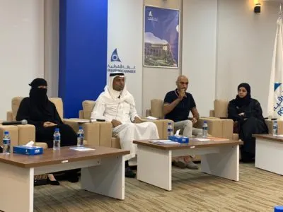 القطيفيون أدمنوا ورق العنب والشوارما.. ويبحثون عن “السبّاكين” و “الكهربائيين” إليكترونياً