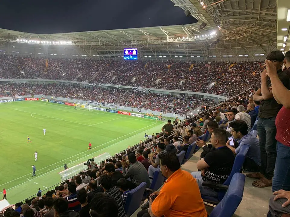 زْوّار الحسين يساندون “النصر” السعودي في قلب كربلاء