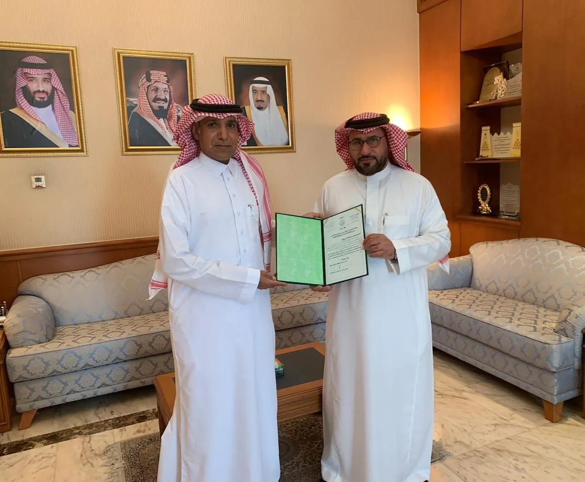 الصفيان يسلم العميد الذياب شكر نائب أمير الشرقية
