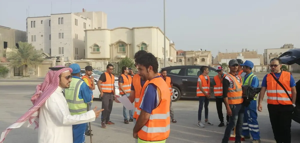 إزالة التلوث البصري تبدأ في العوامية