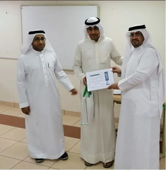 تكريم الهيئة الإدارية والتعليمية بمدرسة المجيدية