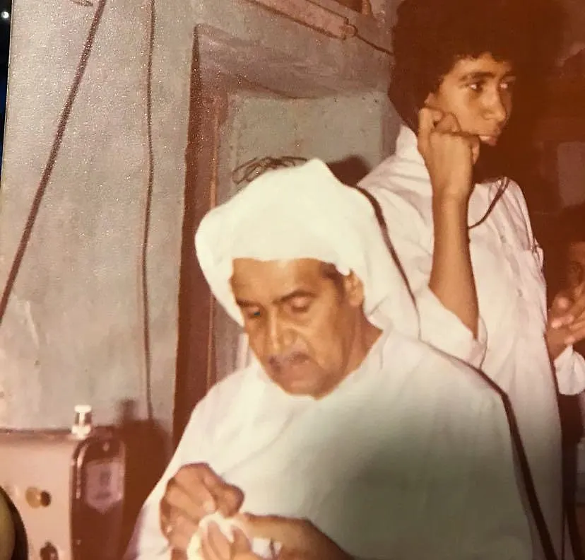 المهنة في سيهات.. إرث وتاريخ وذكريات تتوارثه الأجيال [سيهات] فيلم وثائقي يستعيد جذور “خياط الشراع” ويرصد تطوره