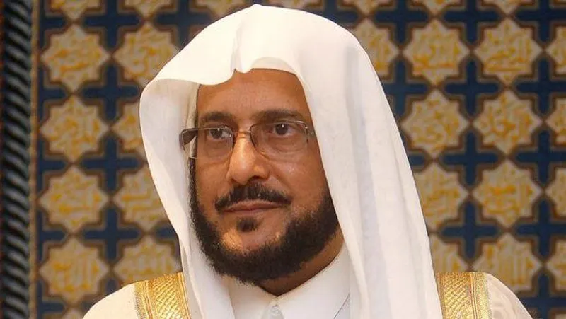 محاسبة خطيب “متطفّل” وصف المرأة العاملة في البيع بأنها “تأكل بثدييها”
