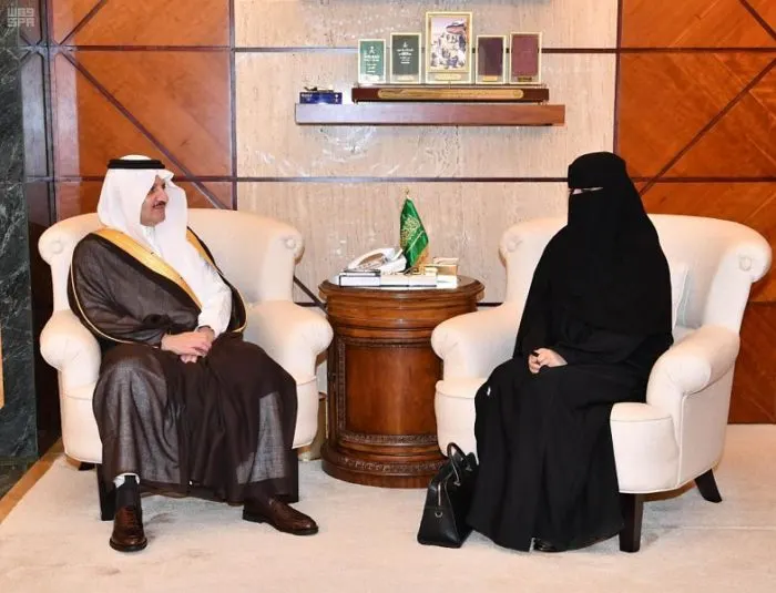 أمير الشرقية للباحثين: “اهتموا بتاريخ الجزيرة العربية.. فهو كنز يستحق التوثيق”