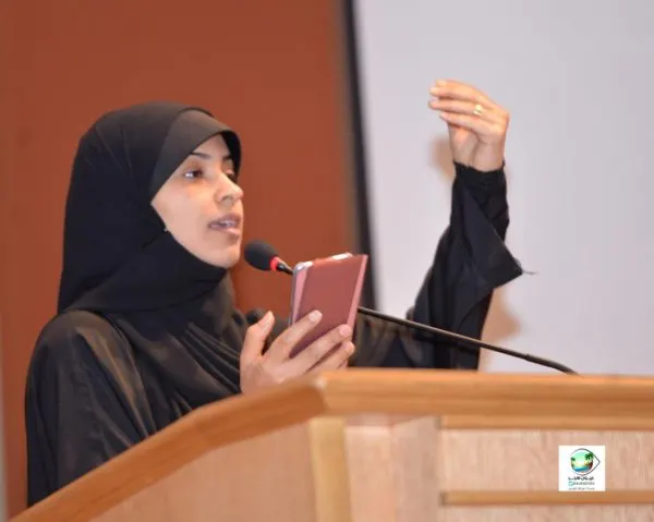 [شعر] حوراء الهميلي: فستانٌ على مسرحِ التجلي