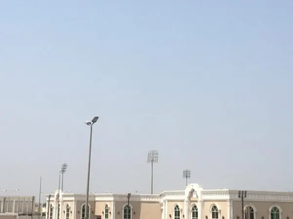 السماء صافية.. والجو رطب.. والأرصاد تتوقع “سحباً رعدية ممطرة” في الشرقية